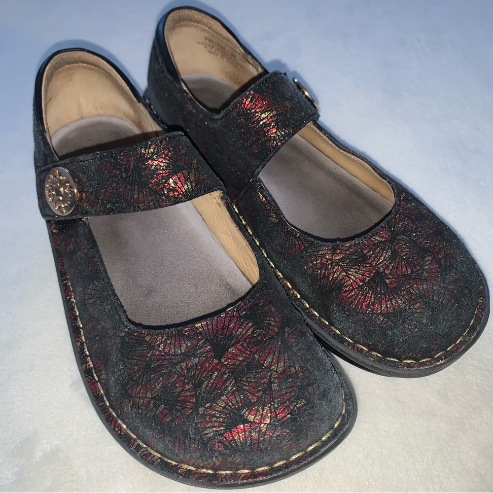 Alegria Mary Jane Black and Red Drama Pattern Comfortable